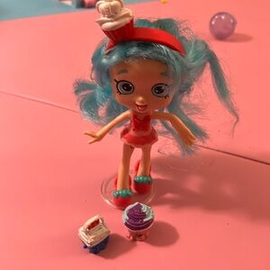 Shopkins Shoppies Doll Jessicake world traveler accessory and stand no skirt